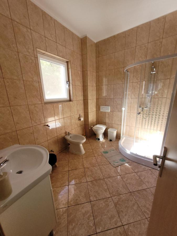 Casa Patryk Hotel Orşova Buitenkant foto